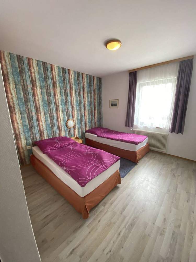 Doppelzimmer mit zwei Einzelbetten